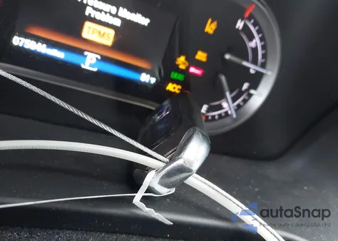 2017 Honda Pilot Touring z USA, uszkodzony, nr VIN 5FNYF5H98HB045265